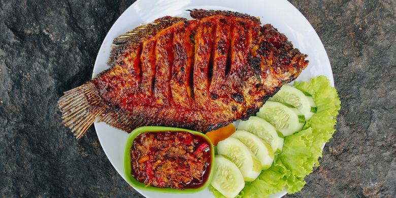 Ikan Bakar Bumbu Rujak Cocok Jadi Menu Makanan Tahun Baru